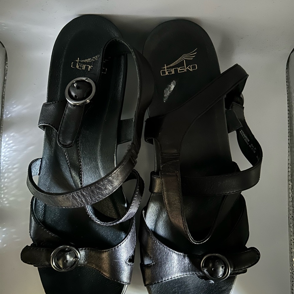 Dansko Julie Black Women's Sandals